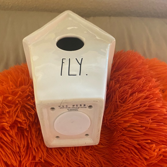 RARE VINTAGE RAE DUNN  “FLY” Birdhouse 🥚🪺 - Picture 3 of 6